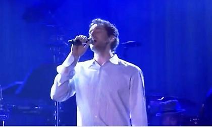 Πάου Γκασόλ: Τραγουδάει και «σκοτώνει» το σινγκλ… αλλά το παλεύει (Video)