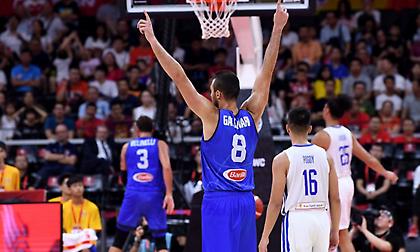 Παρακολουθεί την εθνική ομάδα μπάσκετ της Ιταλίας στην Κίνα ο Λίπι (pic)