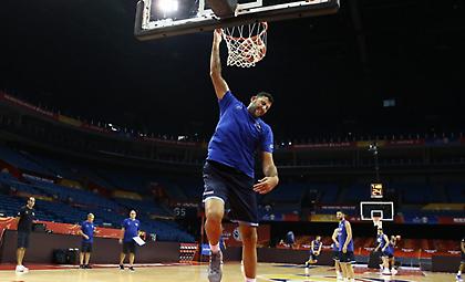 Μπουρούσης: «Μη λέμε μεγάλα λόγια. Μια γροθιά γιατί δέκα χρόνια είναι πολλά»