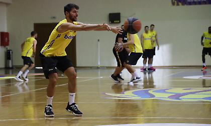 Γκίκας στο sport-fm.gr: «Η φανέλα της ΑΕΚ έχει μεγάλο ειδικό βάρος - Πρεσβευτής της χώρας ο Γιάννης»