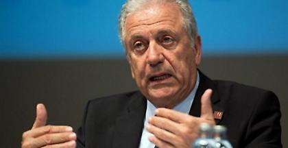 Ο Αβραμόπουλος καλεί τις χώρες της ΕΕ να ενισχύσουν την επανεγκατάσταση