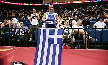 Γαλανόλευκες και... πράσινες οι εξέδρες στο Ναντζίνγκ (pics/video)