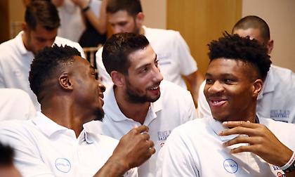 Σαλούστρος: «Η μητέρα μου μού έδινε φαγητό για να δίνω στα αδέρφια Αντετοκούνμπο»