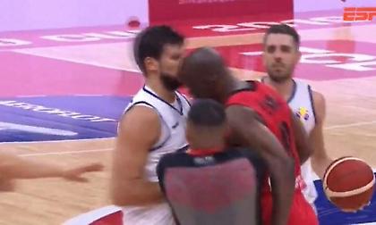 Ιταλία – Ανγκόλα: Κουτουλιά στον Τζεντίλε από τον Πάουλο και αποβολή! (video)