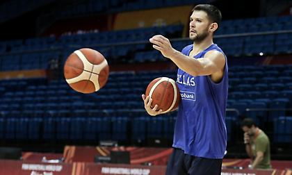 Παπανικολάου: «Είμαστε μια οικογένεια και μπορεί να το δει κάποιος και στο παρκέ»