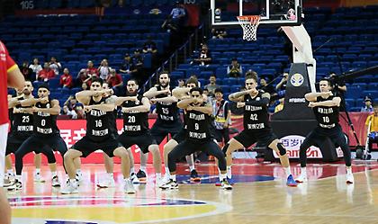 Αμπερκρόμπι: «Να σταθούμε στο ύψος της πρόκλησης με Ελλάδα»