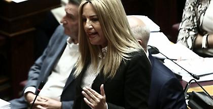 Αέρας αμφισβήτησης της Γεννηματά ανήμερα των γενεθλίων του ΠΑΣΟΚ