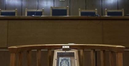 Ελεύθεροι με περιοριστικούς όρους οι κατηγορούμενοι για βιασμό 19χρονης