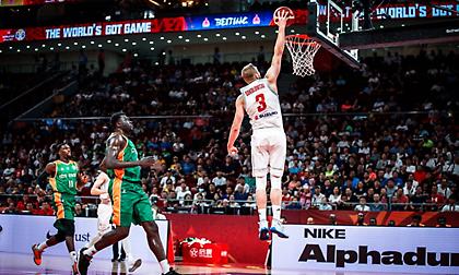 «Αλάνθαστη» στο δεύτερο γύρο η Πολωνία