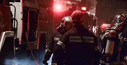 Υπό έλεγχο η πυρκαγιά σε πολυκατοικία στο κέντρο της Αθήνας