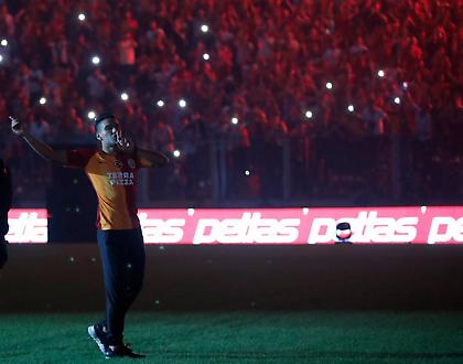 Η απόλυτη παράνοια για Φαλκάο στη Γαλατασαράι! (vid)
