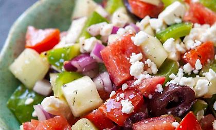 Χωριάτικη σαλάτα: Superfood made in Greece