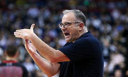 «Αδιάβαστος Σκουρτόπουλος - Μόνο ο Παπανικολάου - Αυτός ήταν μαύρη τρύπα»