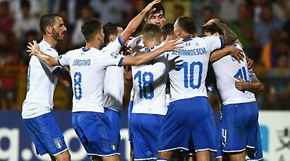 Δεν φρενάρει και κλειδώνει την πρωτιά η Ιταλία