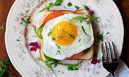 Τρία πρωτεϊνικά γεύματα για να ξεκινήσετε ιδανικά την ημέρα