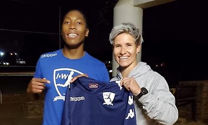 Το γυρνάει στο ποδόσφαιρο η Σεμένια!