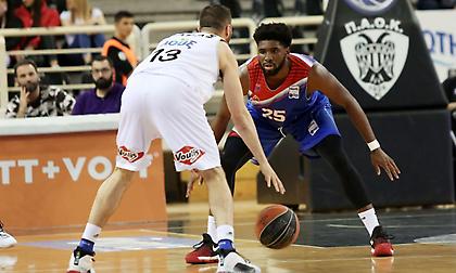 Από τη Νέα Σμύρνη στη Λάρισα ο Χάμιλτον