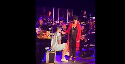 Η 14χρονη Νεφέλη που δεν μιλά, τραγουδάει Πρωτοψάλτη και συγκινεί