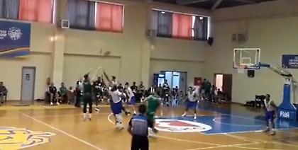 Άρχισε τις... τρίποντες βόμβες ο Φριντέτ (vid)