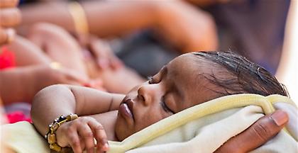 Ινδία: 73χρονη γέννησε δίδυμα - Με εγκεφαλικό νοσηλεύεται ο 82χρονος πατέρας