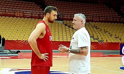 «Φροντιστήριο» του Ντανίλοβιτς στον Μιλουτίνοφ (pics)