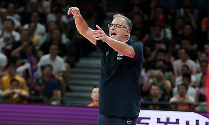 Σκουρτόπουλος: «Σίγουρα υπάρχει η πίεση να κερδίσουμε ένα ματς με 12 πόντους»