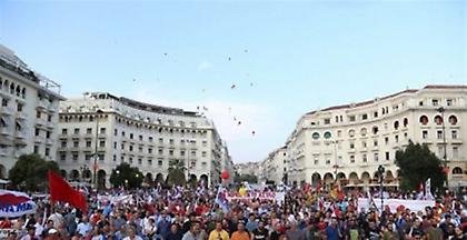 Σε εξέλιξη συλλαλητήρια και πορείες στην 84η ΔΕΘ - Προσαγωγές 33 ατόμων