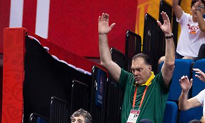 Σαμπόνις: «Είναι λυπηρό όταν οι παίκτες δεν αποφασίζουν για το αποτέλεσμα του αγώνα»