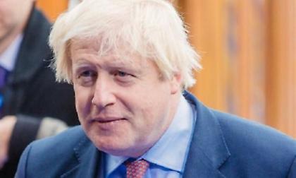 Telegraph: Η κυβέρνηση προσπαθεί να αποκλείσει νομικά κάθε νέα αναβολή Brexit