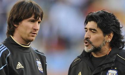 Μαραντόνα: «Έμαθα στον Μέσι πώς να σκοράρει με εκτελέσεις φάουλ»