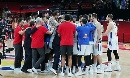 Πανηγύρισε την πρόκριση της Τσεχίας ο Βέσελι (pic)