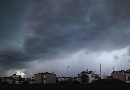 Βροχές και συννεφιά σε όλη τη χώρα