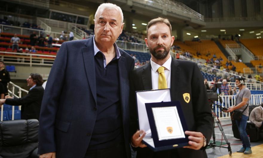 Φαλέκας: «Έδωσα το 100% από την ψυχή μου, αγάπησα την ΑΕΚ»