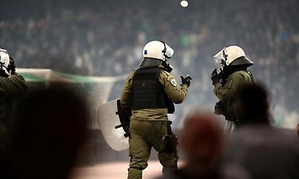 Αστυνομικοί με φορητές κάμερες για την ταυτοποίηση όσων συμμετέχουν σε επεισόδια