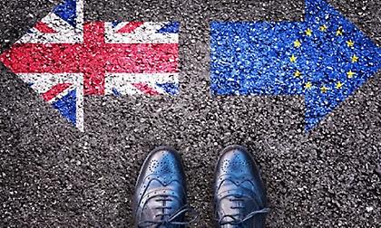 Περίπου 30.000 Έλληνες ζήτησαν άδεια διαμονής στη Βρετανία ενόψει Brexit