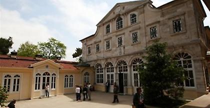 Σε κατανυκτική ατμόσφαιρα η εορτή της Υψώσεως του Τιμίου Σταυρού