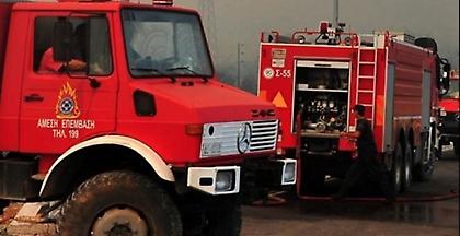 Μαίνεται η φωτιά στα Λιθακιά Ζακύνθου κοντά στον Αγαλά