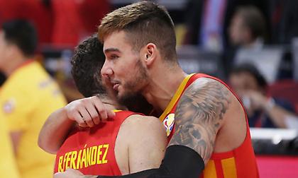 Αυτό πόνεσε:  Ο Γουίλι Ερνανγκόμεθ έφαγε το τρόπαιο στη μούρη από τον Ρούντι (video)