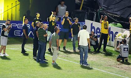 Στεφάνι από τη Θύρα 13 για τον Κουκ στο «Κλ. Βικελίδης» (pics)
