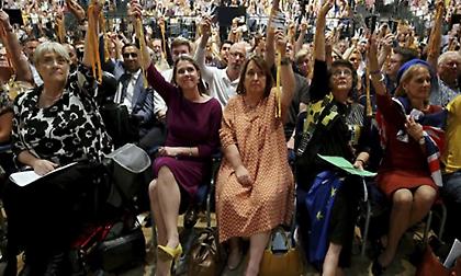 Άμεση ακύρωση του Brexit εάν εκλεγούν υποσχέθηκαν οι Φιλελεύθεροι
