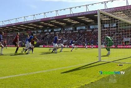 Ο Ντελφ φωνάζει «είστε όλοι σκ@!$@» και αμέσως... βάζει αυτογκόλ! (vid)