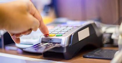 Οι αλλαγές που σχεδιάζει η κυβέρνηση στις e-αποδείξεις για το αφορολόγητο