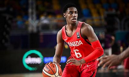 Μπάρετ: «Θέλω να καρφώσω πάνω από τον Πορζίνγκις!»