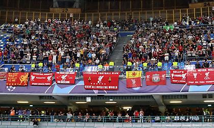 Στο νοσοκομείο οπαδός της Λίβερπουλ από επίθεση οπαδών της Νάπολι