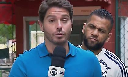 Ο Ντάνι Άλβες τρολάρει ρεπόρτερ (video)