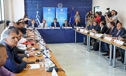 Σύσκεψη για VAR: Η ομολογία Περέιρα για το Καραϊσκάκη, η επίθεση Ολυμπιακού και η θέση της Nova!