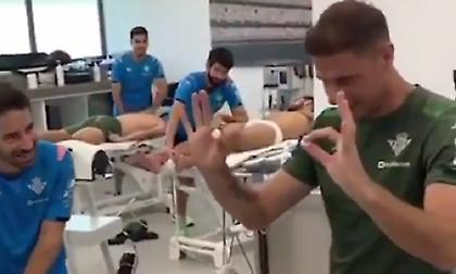 Θεούλης Χοακίν: Δείτε το κόλπο που έκανε σε συμπαίκτη του και… κλάψτε (video)