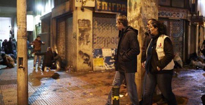 Στη δομή φιλοξενίας Κορίνθου μεταφέρονται οι αλλοδαποί από την πλατεία Βάθη