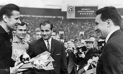 Νέο τρόπαιο αλά... ''χρυσή μπάλα'' για τερματοφύλακα από το France Football!