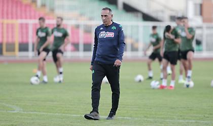 Δοκιμάζει 4-2-3-1 αλλά σκέφτεται 5-4-1 στο ντέρμπι ο Δώνης